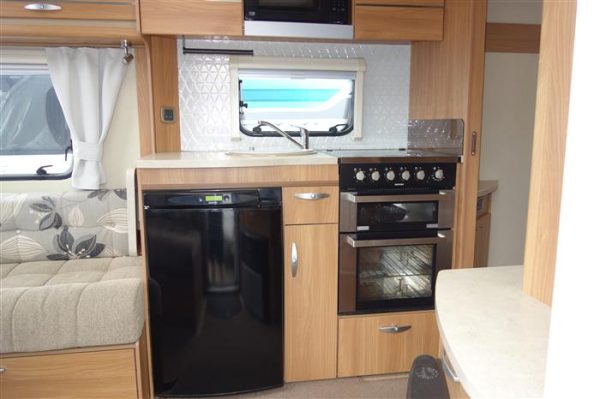 2012 Swift challenger sport 584 4 berth layout transverse island bed - Image 6