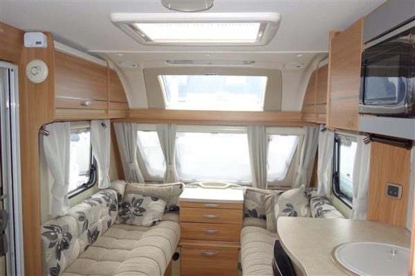 2012 Swift challenger sport 584 4 berth layout transverse island bed - Image 9