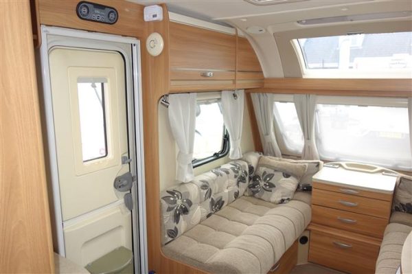 2012 Swift challenger sport 584 4 berth layout transverse island bed - Image 10
