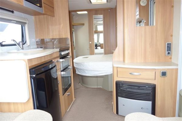 2012 Swift challenger sport 584 4 berth layout transverse island bed - Image 12