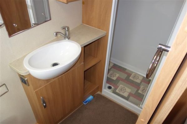 2012 Swift challenger sport 584 4 berth layout transverse island bed - Image 17
