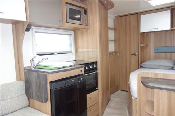 2018 Bailey pursuit 430/4 4 berth  layout  fixed bed - Image 13