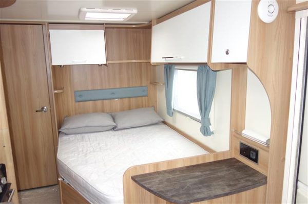 2018 Bailey pursuit 430/4 4 berth  layout  fixed bed - Image 15