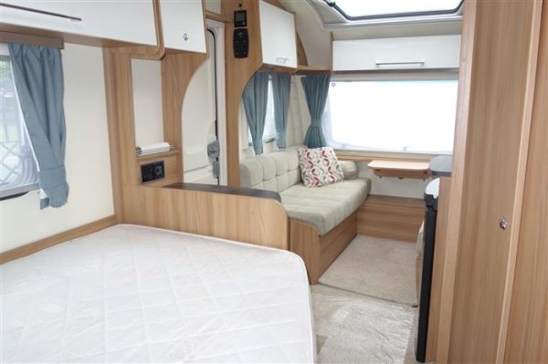 2018 Bailey pursuit 430/4 4 berth  layout  fixed bed - Image 19