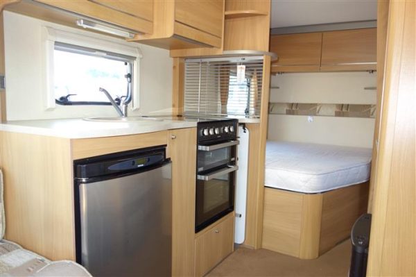 Swift sprite alpine   4 berth with fixed end bedroom  - Image 11