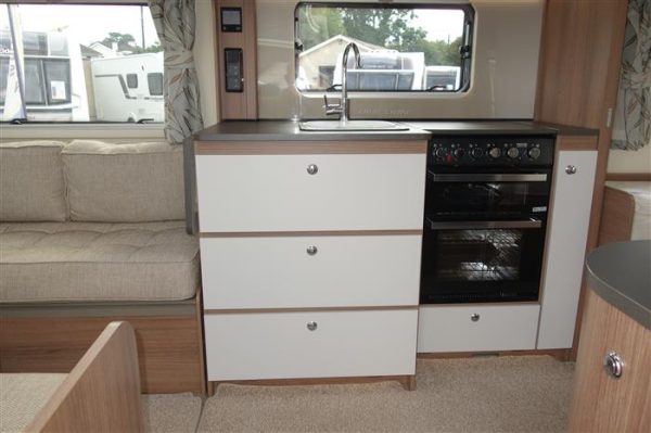 2018 Bailey unicorn Cadiz   4 berth single beds layout  - Image 7