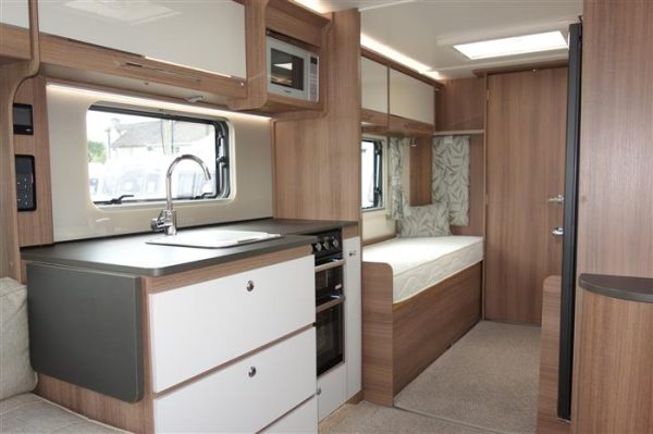 2018 Bailey unicorn Cadiz   4 berth single beds layout  - Image 10