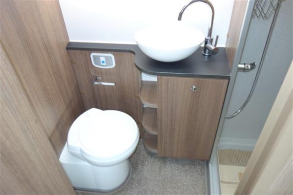 2018 Bailey unicorn Cadiz   4 berth single beds layout  - Image 14