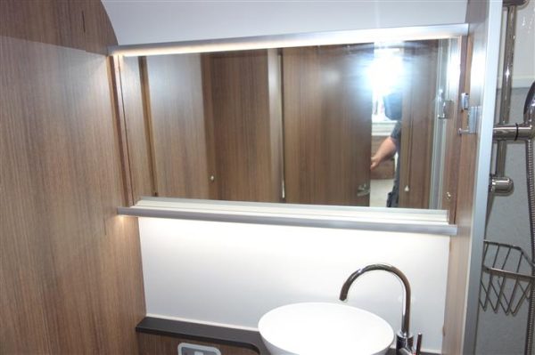 2018 Bailey unicorn Cadiz   4 berth single beds layout  - Image 15