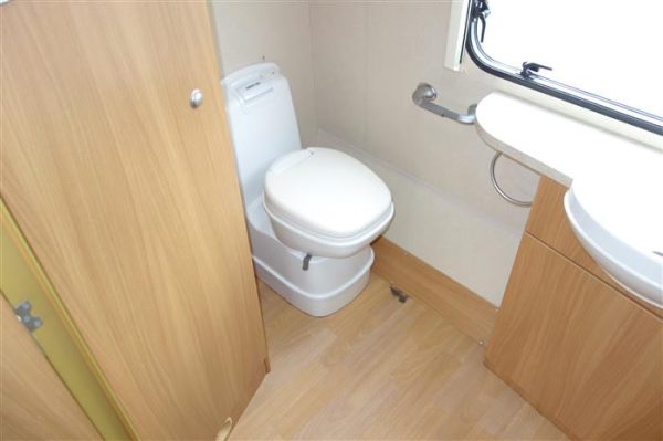 Swift sprite alpine  Year 2010  Berth 2 light weight caravan - Image 12