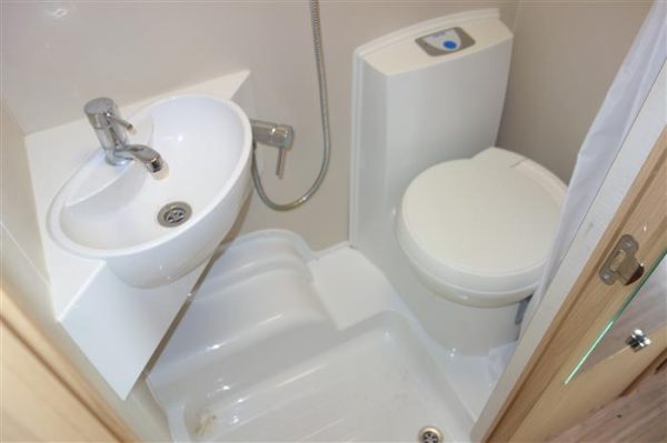 Elddis   Explore 506 triple bunkbeds   Year 2012  Berth 6 perfect family layout caravan  - Image 14