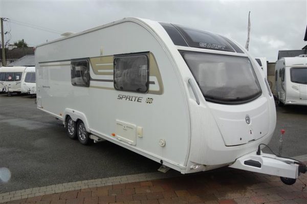 Swift sprite Quattro   Fixed end bedroom   Year 2015  Berth 6  - Image 3