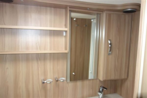 Swift  conqueror 570  Fixed bedroom full end bedroom  - Image 14