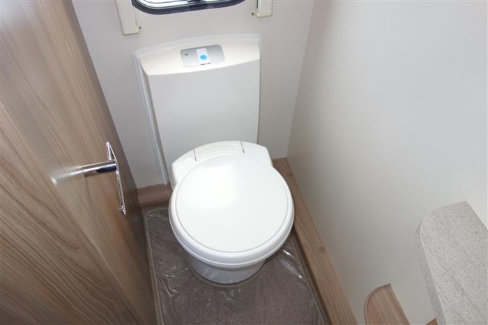 2015 Swift challenger 564 4 berth with 2 single fixed beds - Image 13