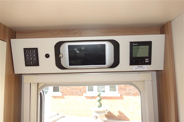2020 Swift major 4 EB fixed island bedroom - Image 11