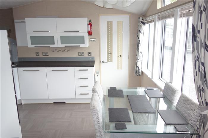 WILLERBY Meridian lodge 42ft x 13.6 ft 2-bedroom - Image 17
