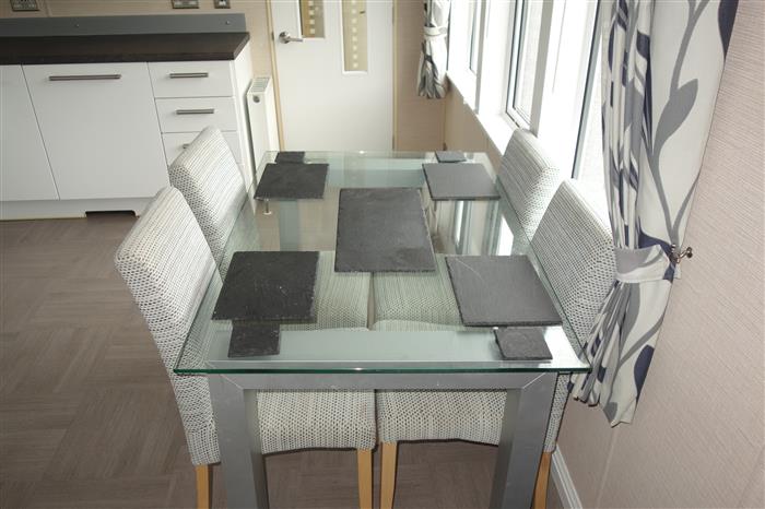 WILLERBY Meridian lodge 42ft x 13.6 ft 2-bedroom - Image 18